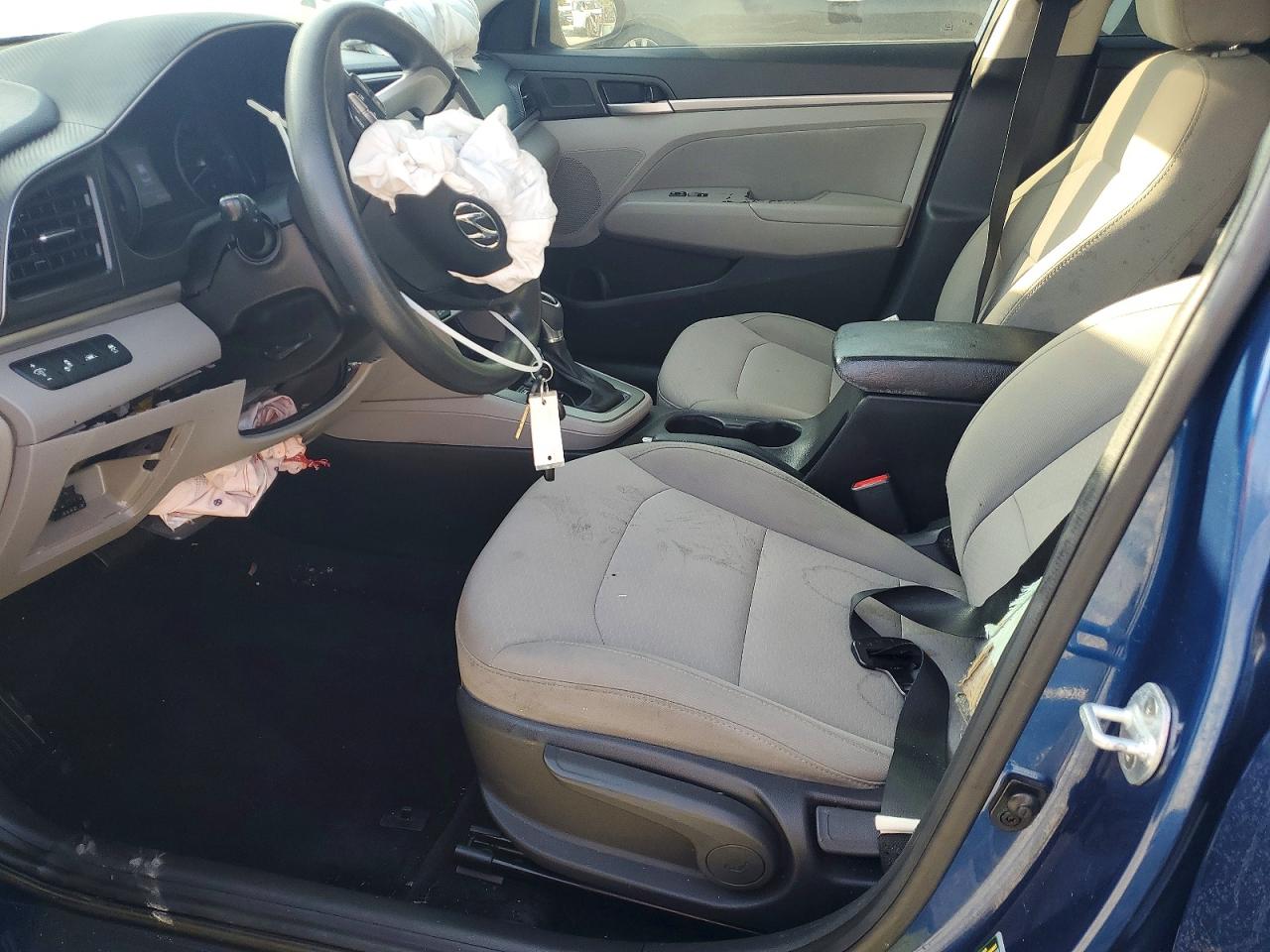 2019 HYUNDAI ELANTRA SEL photo 19