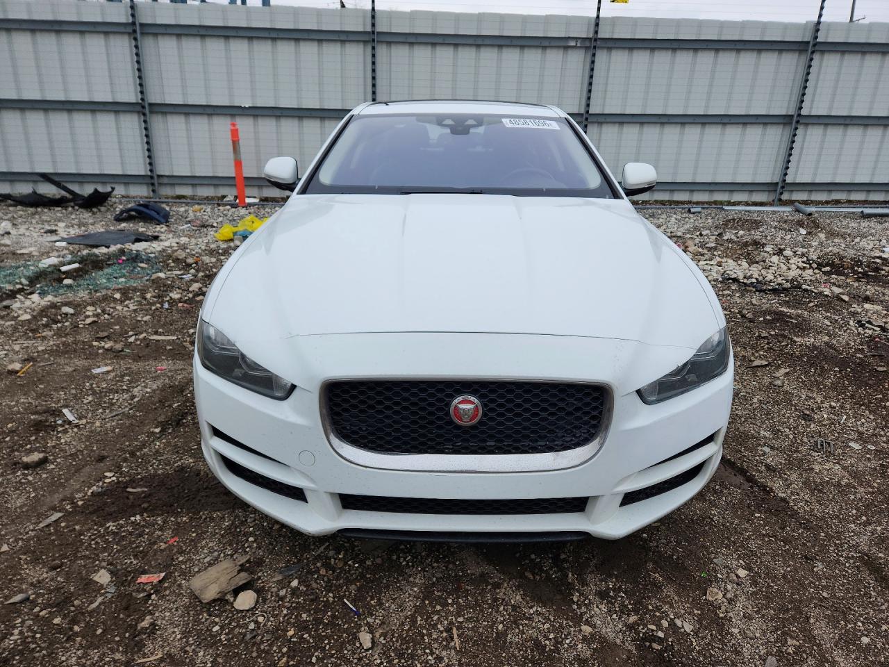 2017 JAGUAR XE photo 13