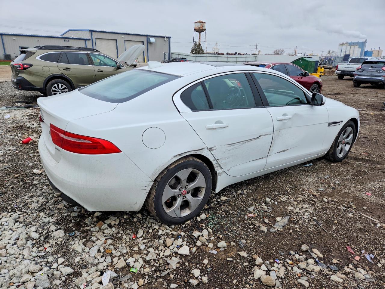 2017 JAGUAR XE photo 7