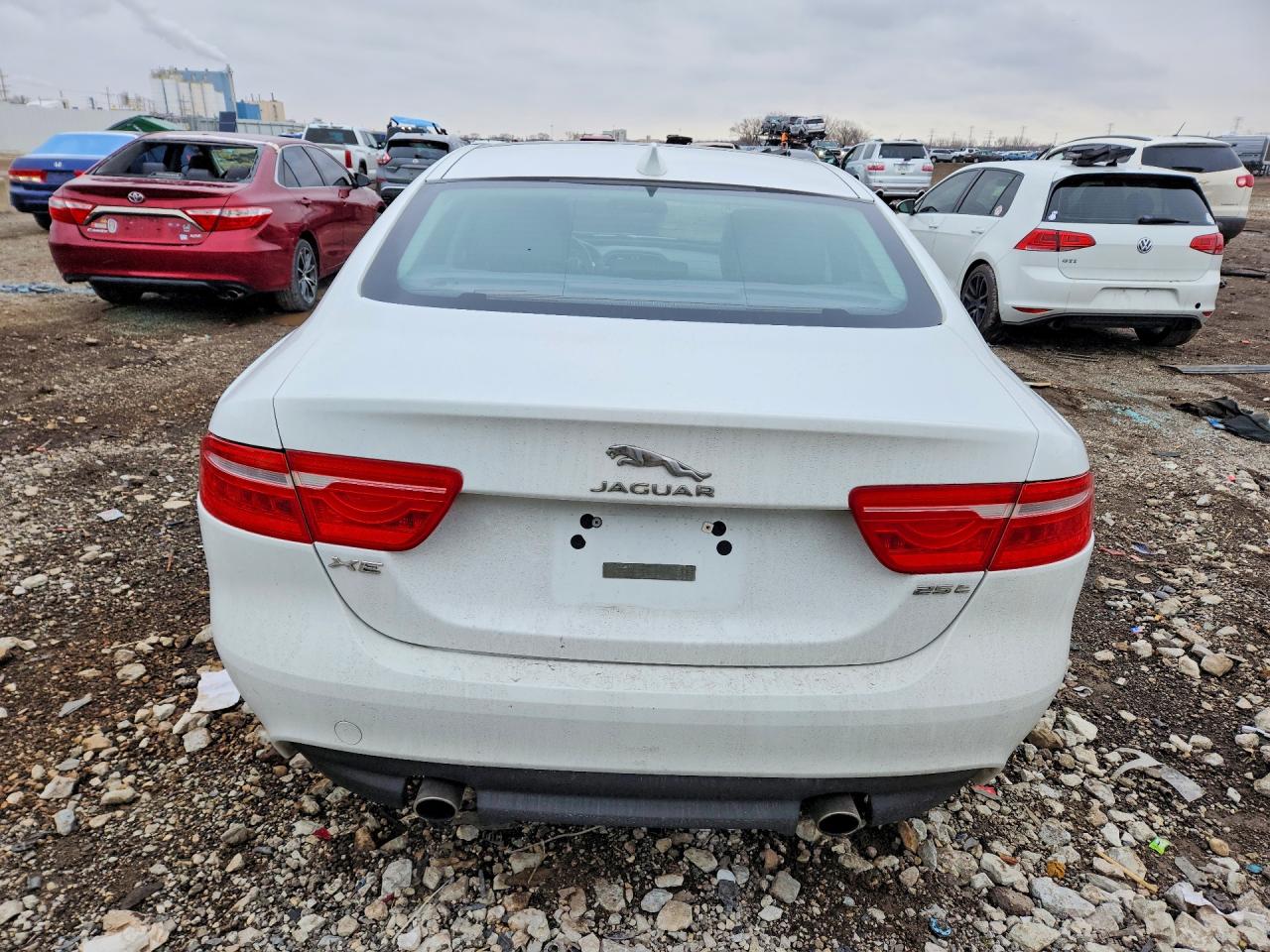 2017 JAGUAR XE photo 16