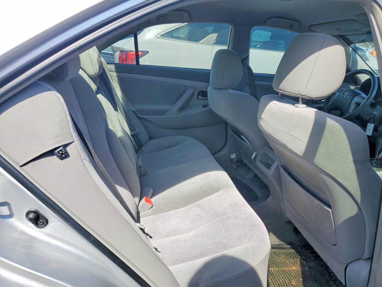 2011 TOYOTA CAMRY LE photo 28