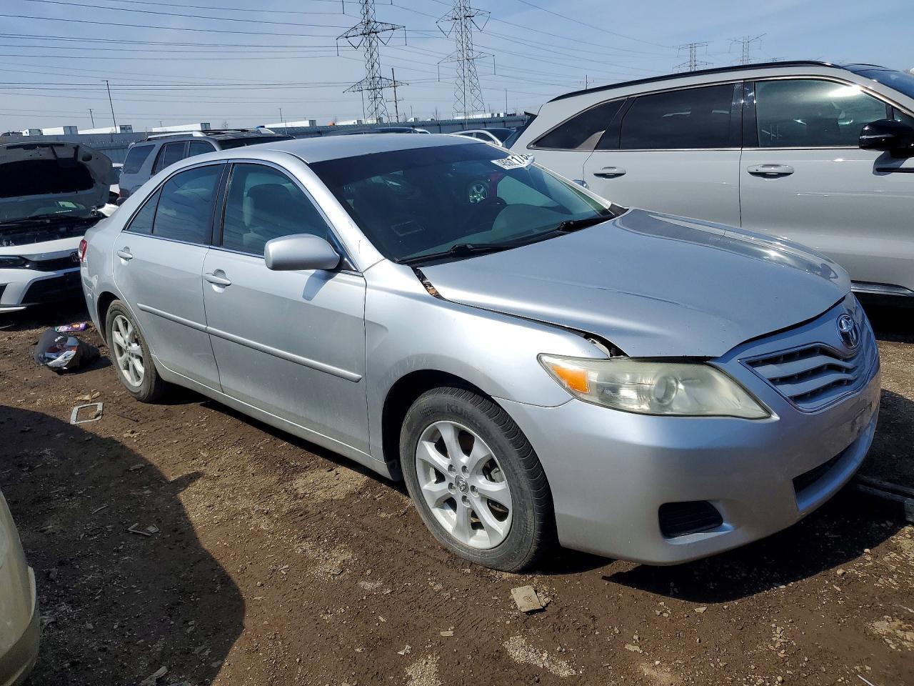 2011 TOYOTA CAMRY LE photo 10