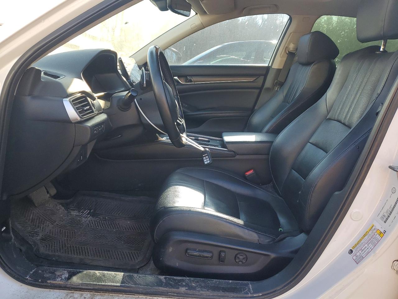 2018 HONDA ACCORD TOURING photo 13