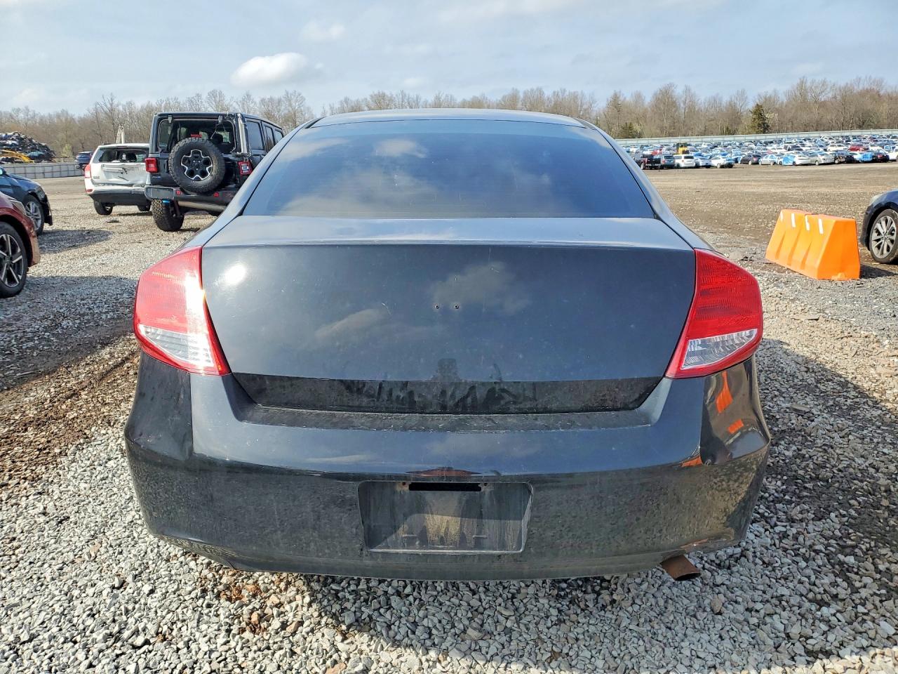 2012 HONDA ACCORD LX photo 11