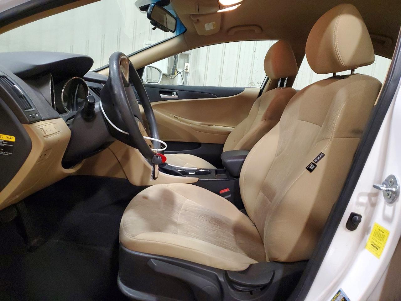 2012 HYUNDAI SONATA GLS photo 13