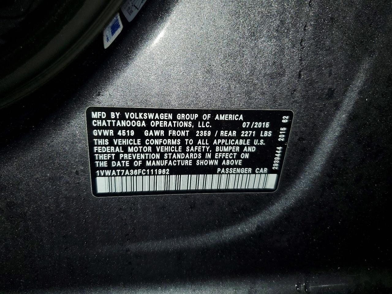 2015 VOLKSWAGEN PASSAT S photo 25