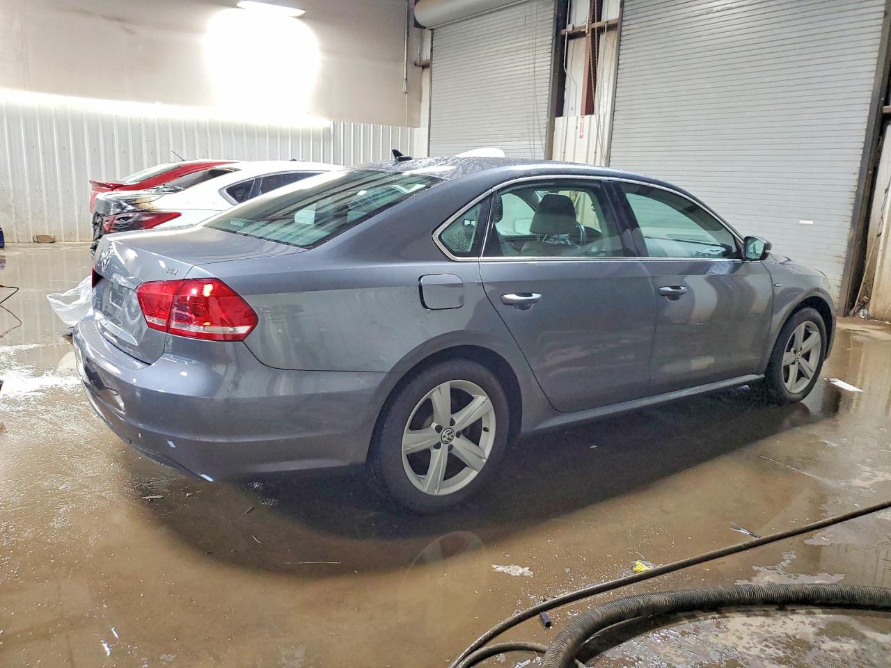 2015 VOLKSWAGEN PASSAT S photo 5