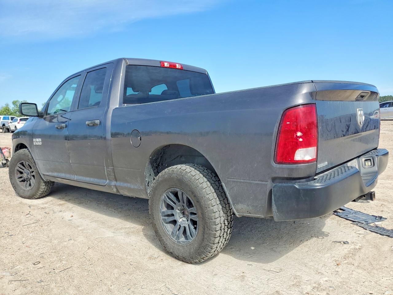 2018 RAM 1500 ST photo 2