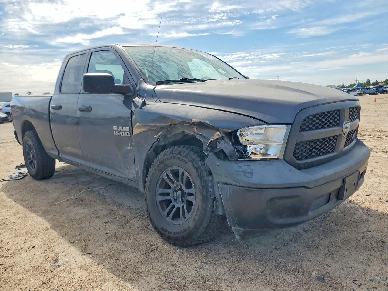 2018 RAM 1500 ST photo 4