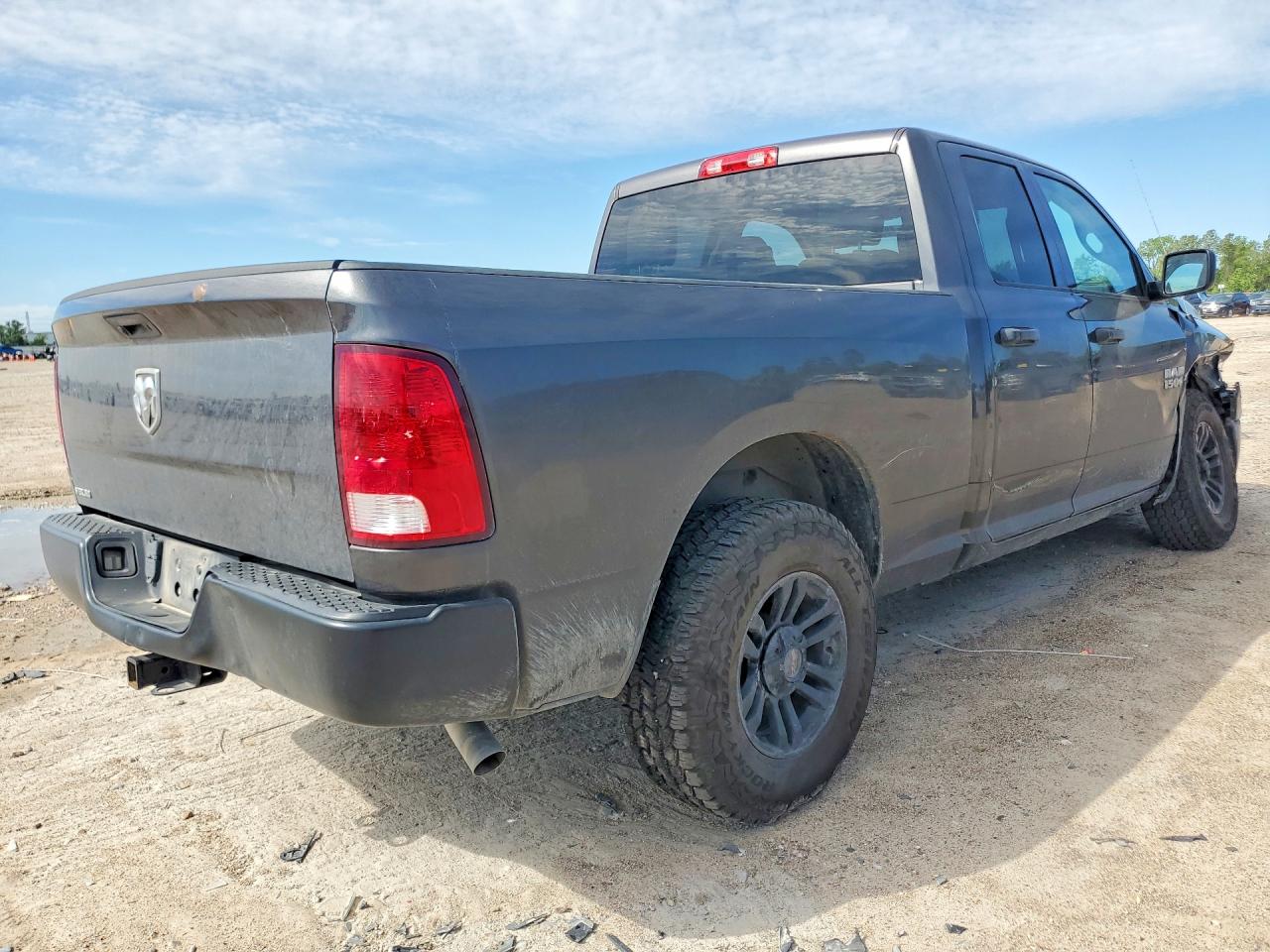 2018 RAM 1500 ST photo 3