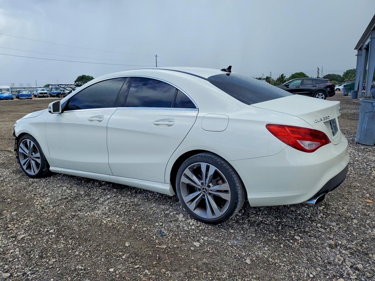 2016 MERCEDES-BENZ CLA 250 photo 3