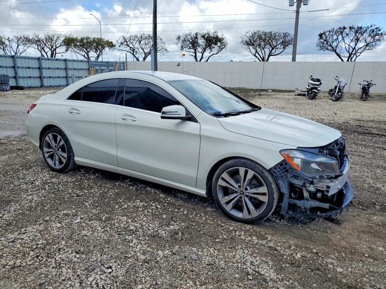 2016 MERCEDES-BENZ CLA 250 photo 7