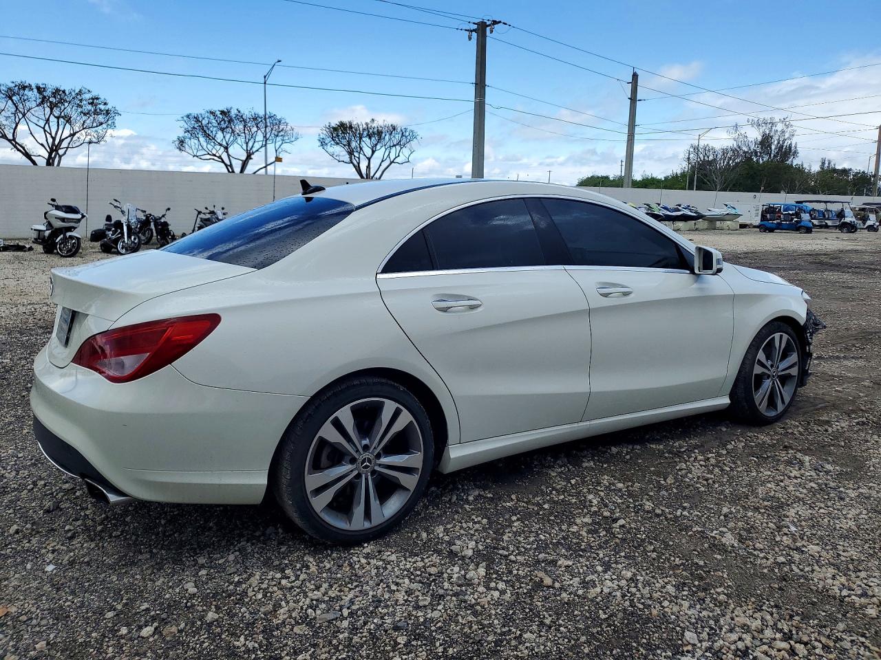 2016 MERCEDES-BENZ CLA 250 photo 5