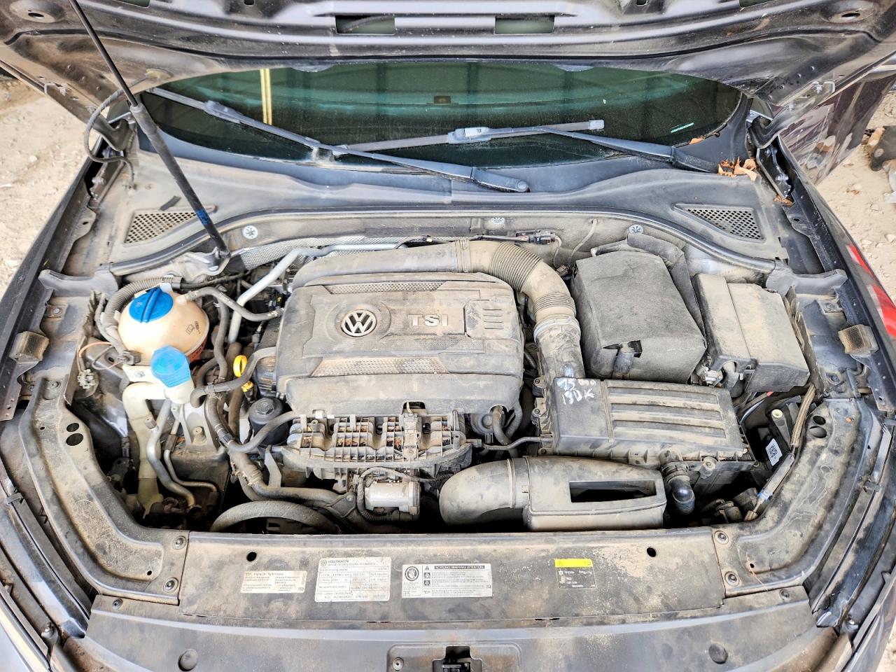 2017 VOLKSWAGEN PASSAT S photo 21