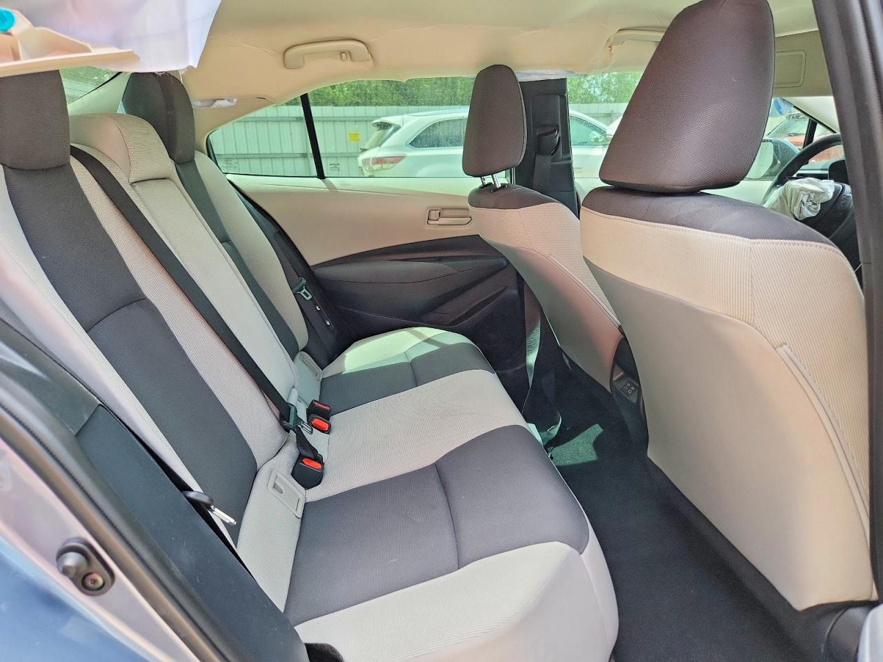 2025 TOYOTA COROLLA LE photo 28