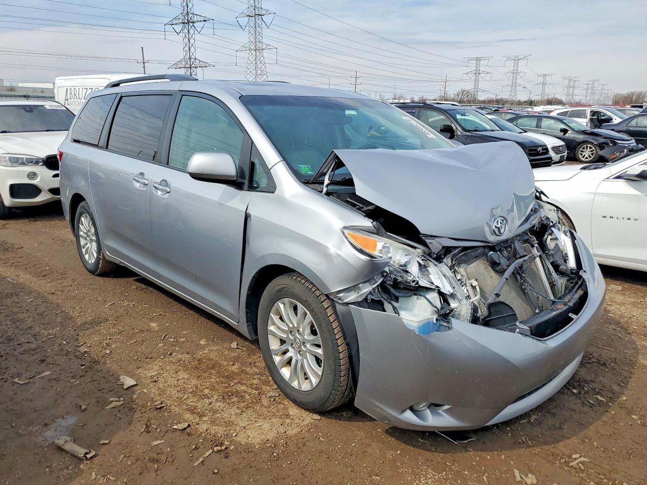 2015 TOYOTA SIENNA XLE 8-PASSENGER photo 7