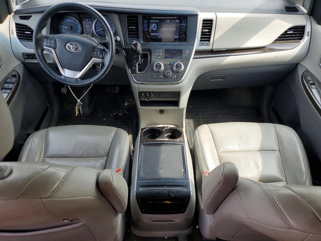 2015 TOYOTA SIENNA XLE 8-PASSENGER photo 15