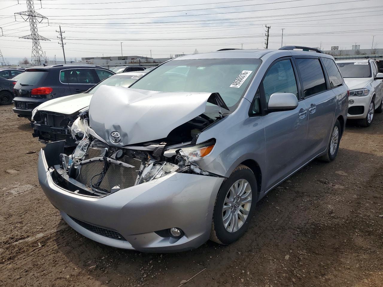 2015 TOYOTA SIENNA