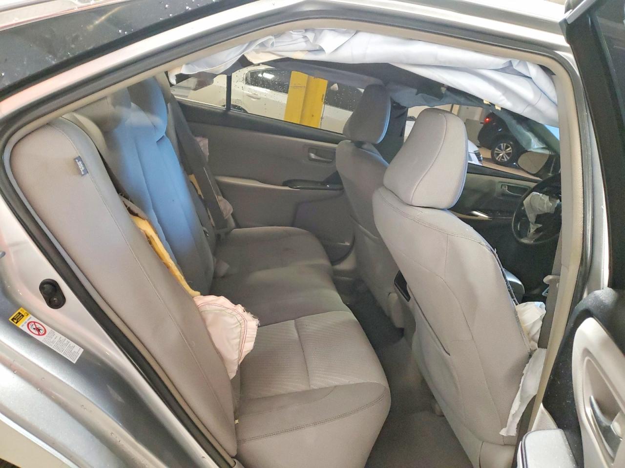 2017 TOYOTA CAMRY LE photo 10