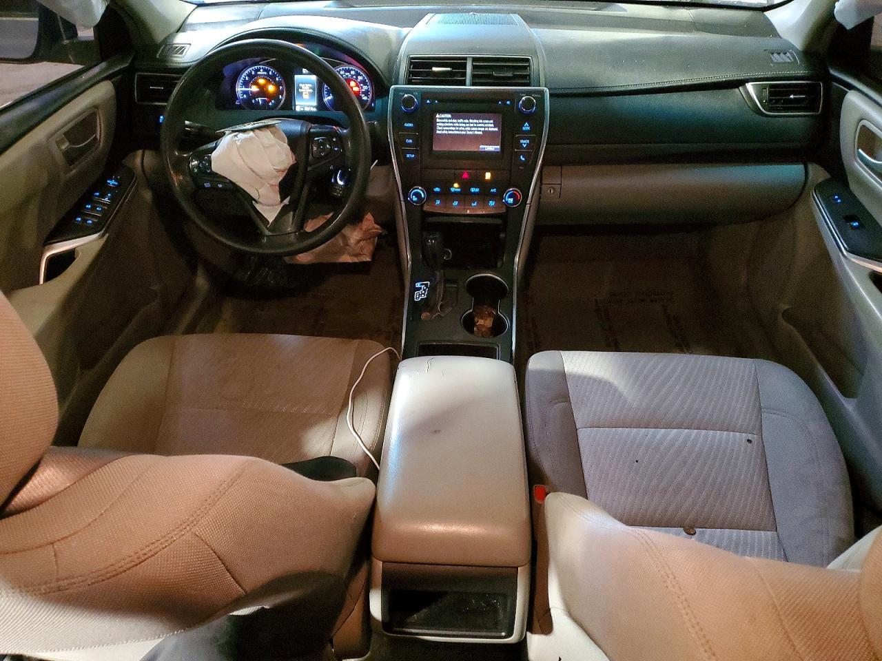 2017 TOYOTA CAMRY LE photo 8