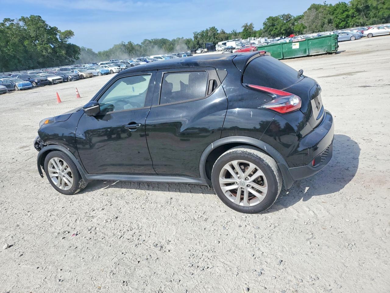 2015 NISSAN JUKE SV photo 3