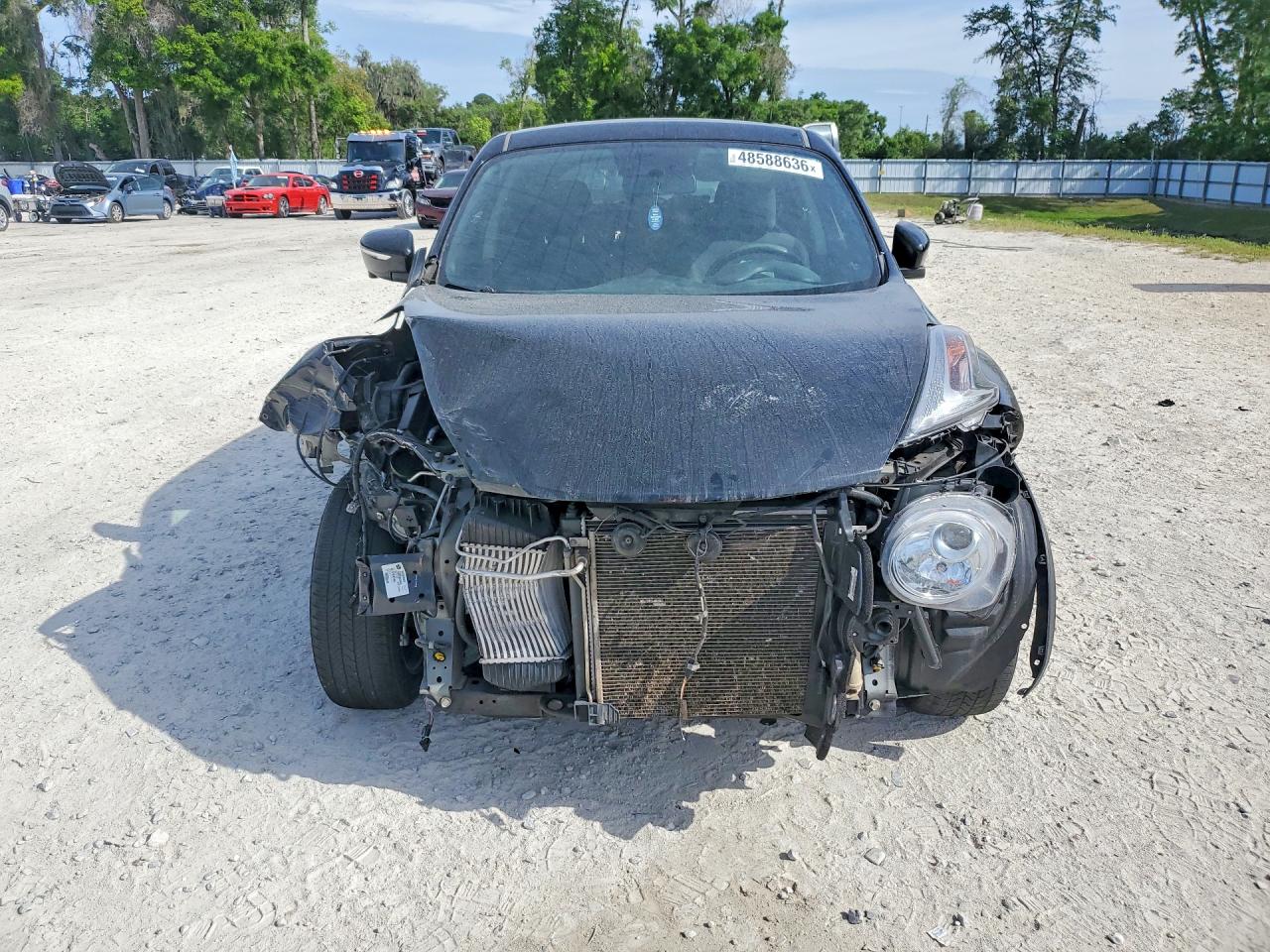 2015 NISSAN JUKE SV photo 9
