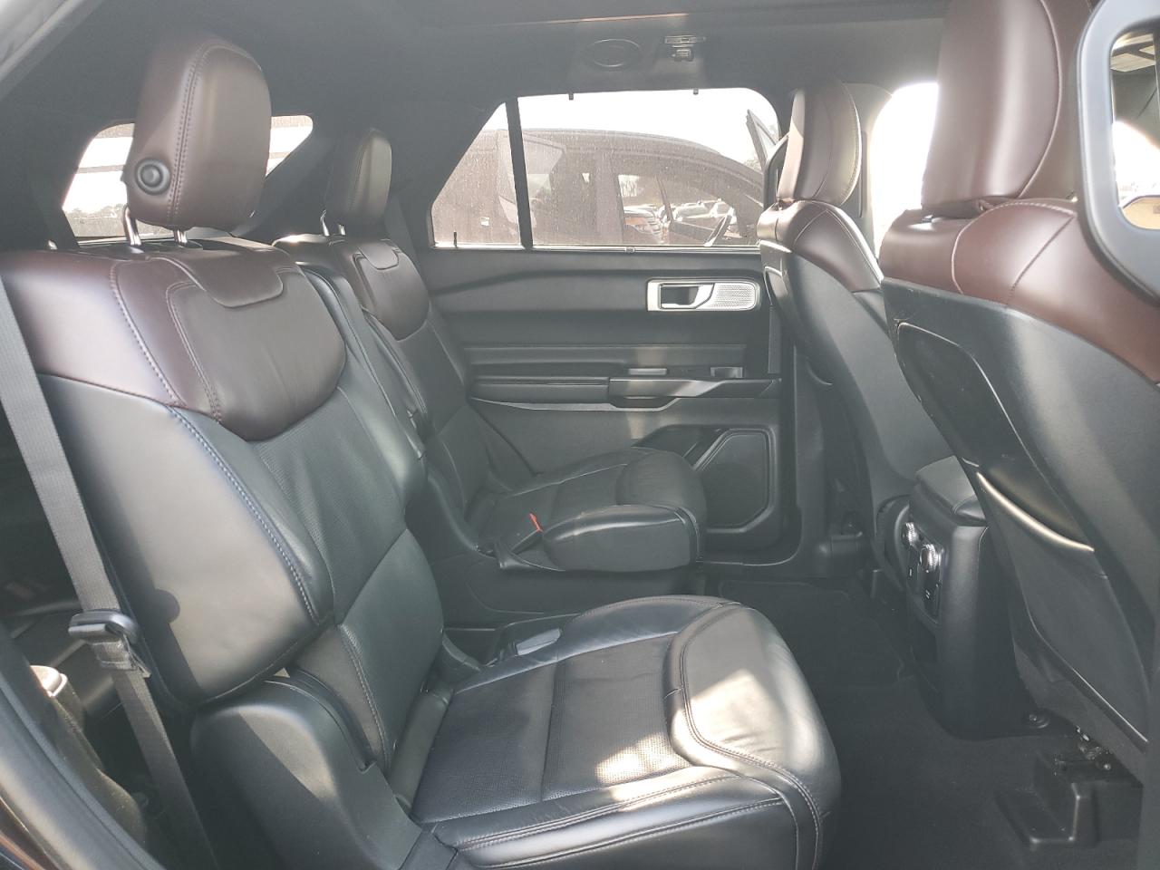 2020 FORD EXPLORER PLATINUM photo 31