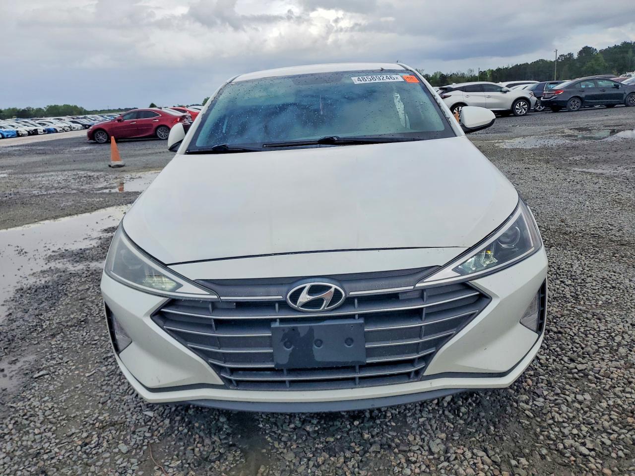 2019 HYUNDAI ELANTRA SE photo 9