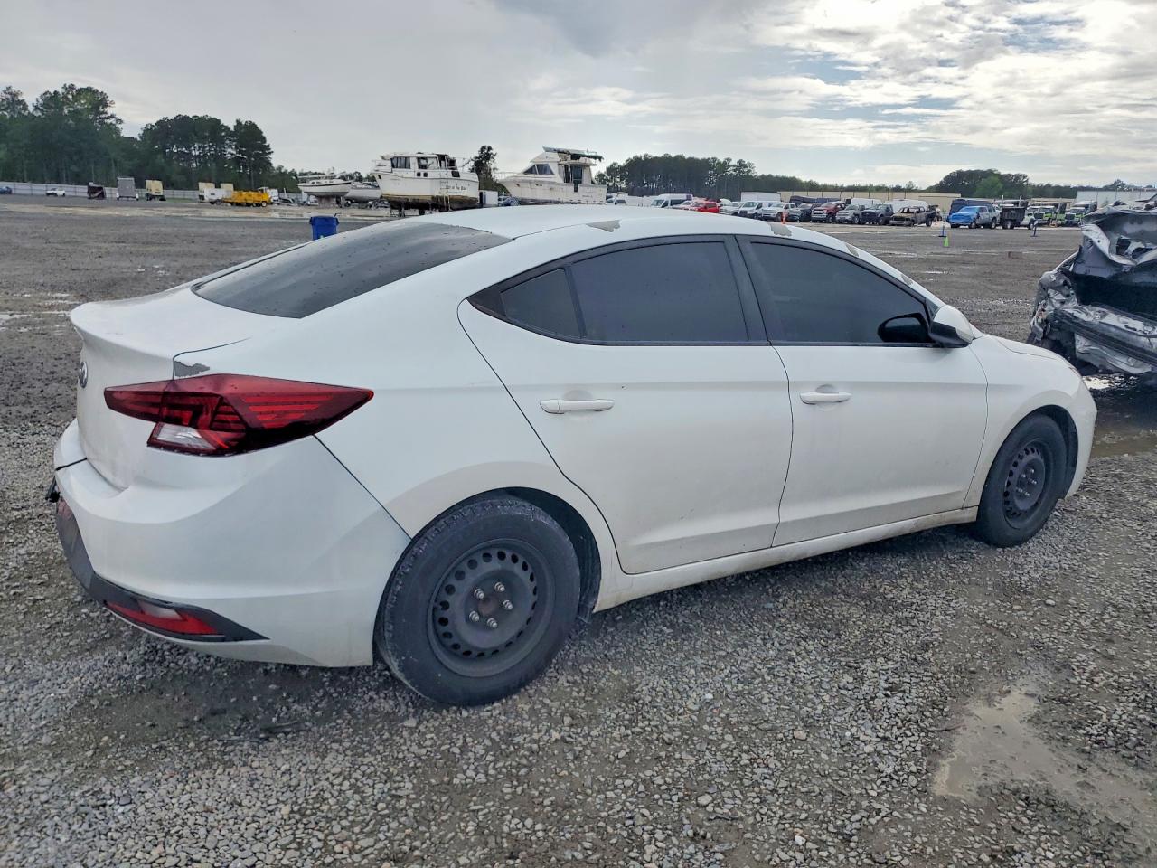 2019 HYUNDAI ELANTRA SE photo 5