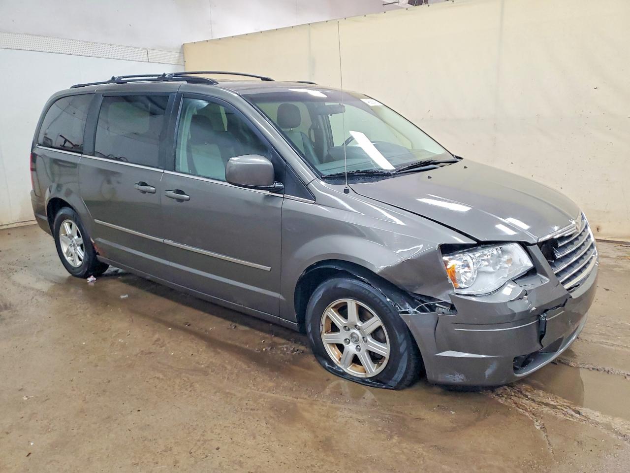 2010 CHRYSLER TOWN & COUNTRY TOURING PLUS photo 10