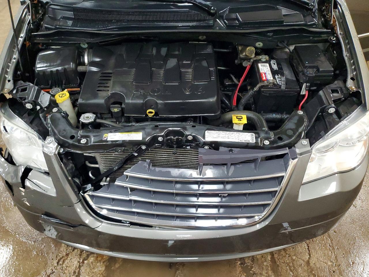 2010 CHRYSLER TOWN & COUNTRY TOURING PLUS photo 34