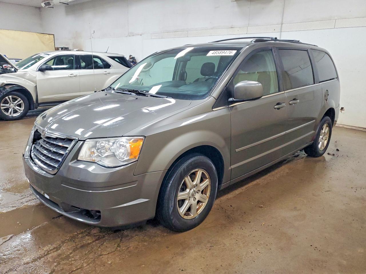 2010 CHRYSLER TOWN & COUNTRY