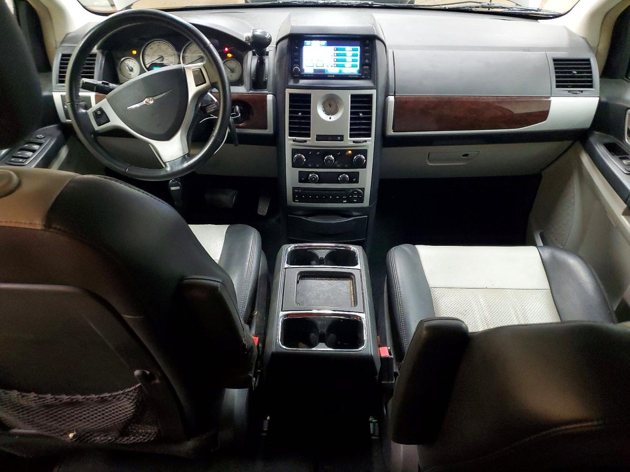 2010 CHRYSLER TOWN & COUNTRY TOURING PLUS photo 22