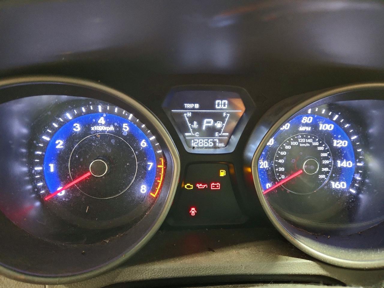 2015 HYUNDAI ELANTRA SE photo 9
