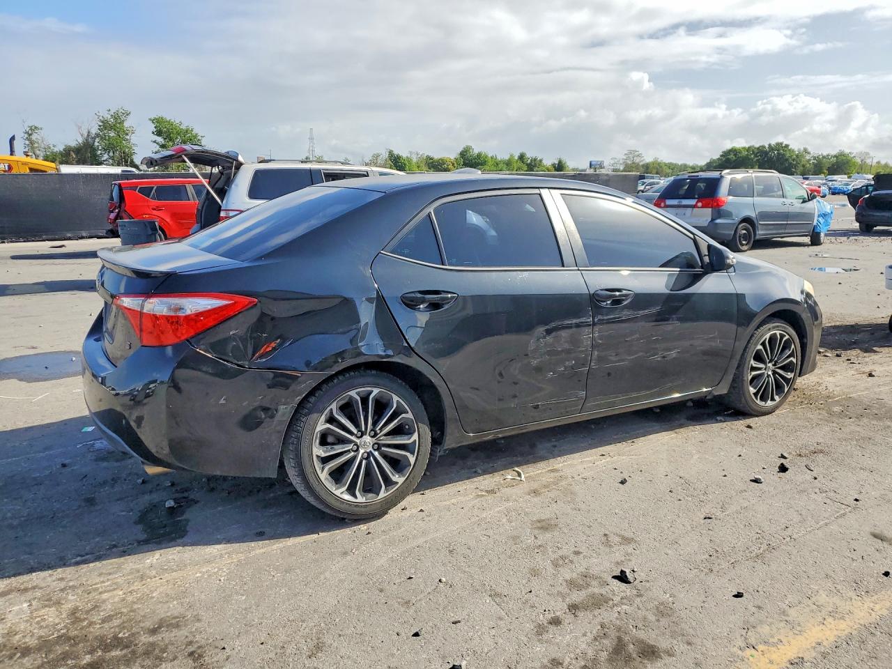 2015 TOYOTA COROLLA S PLUS photo 5