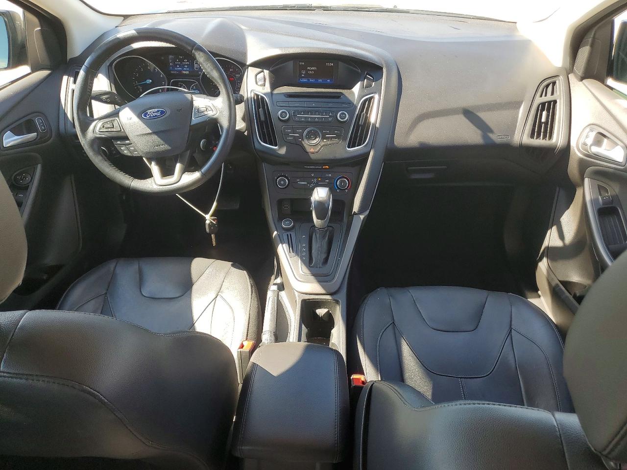 2015 FORD FOCUS SE photo 15