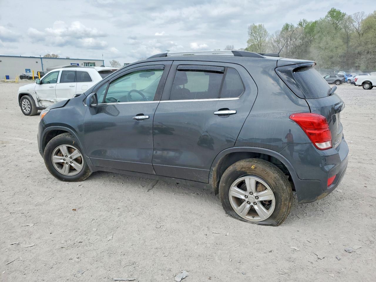 2017 CHEVROLET TRAX 1LT photo 4