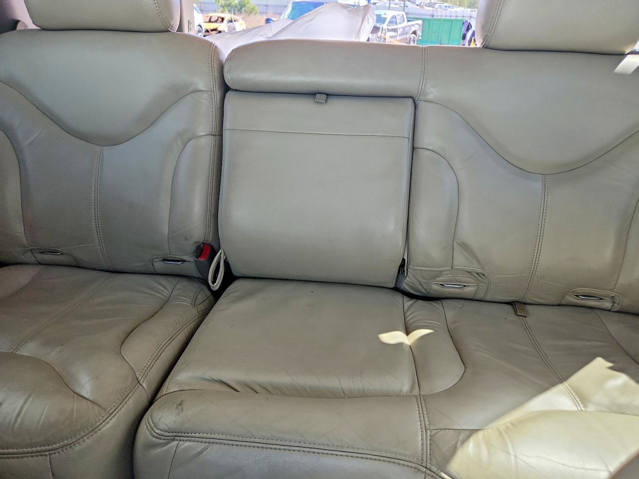 2002 GMC YUKON photo 10