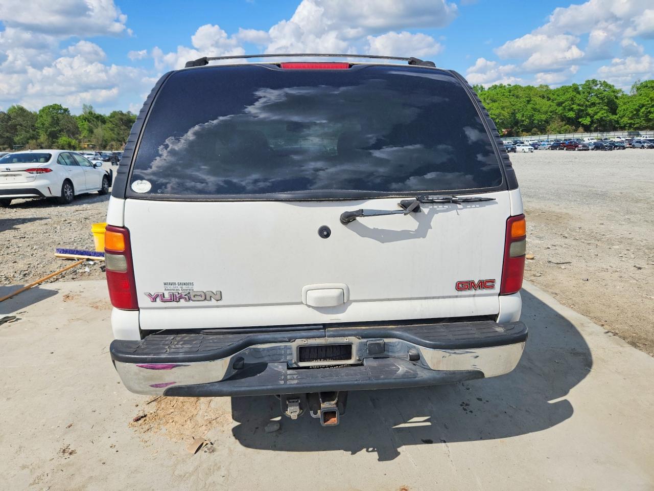 2002 GMC YUKON photo 6