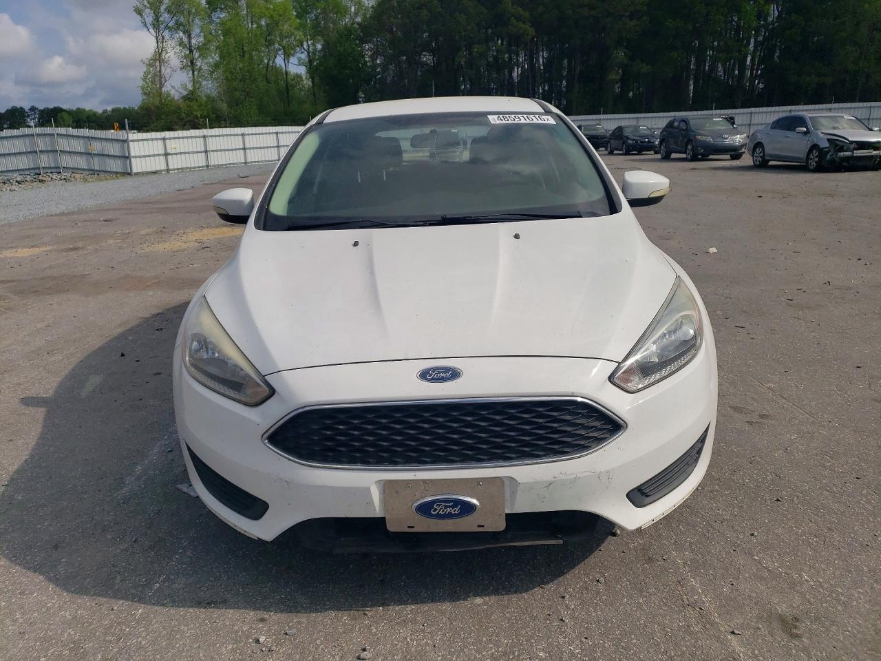 2017 FORD FOCUS SE photo 9