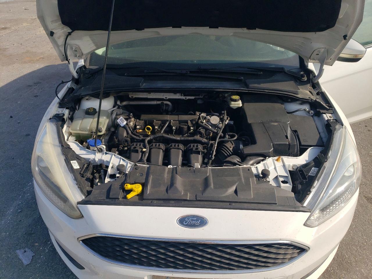 2017 FORD FOCUS SE photo 21