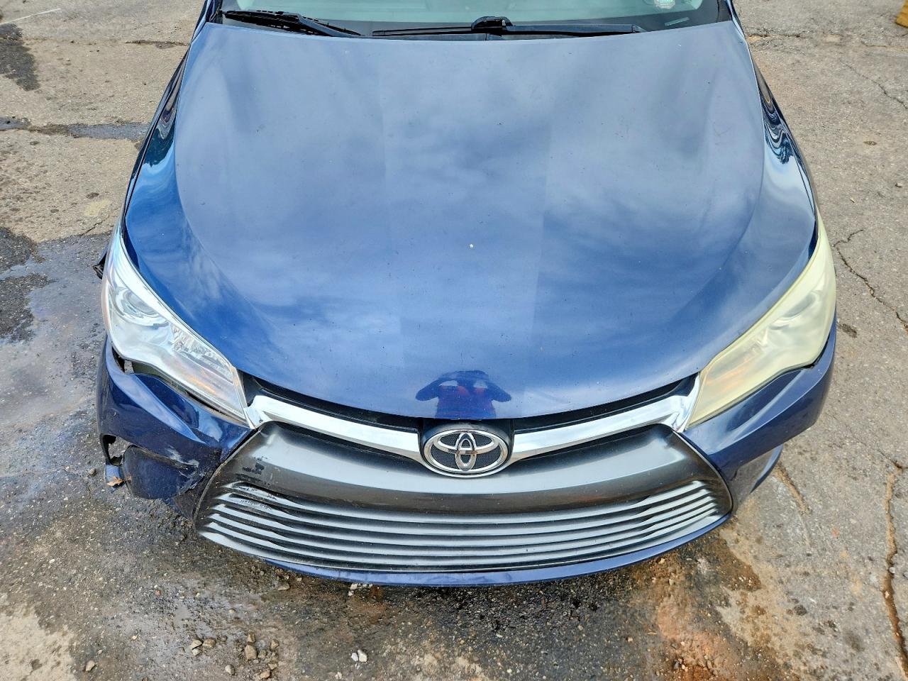 2015 TOYOTA CAMRY LE photo 31