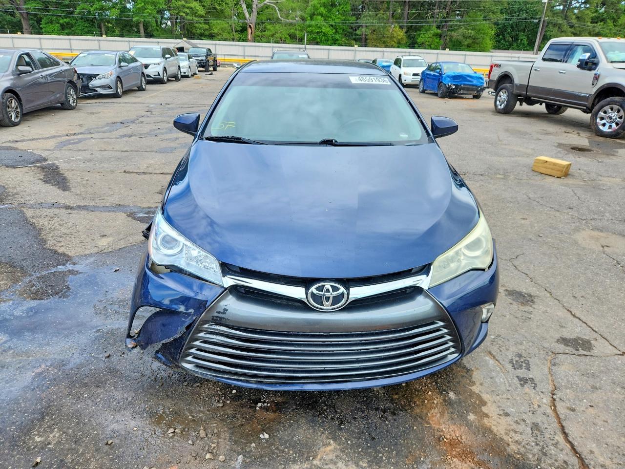 2015 TOYOTA CAMRY LE photo 13