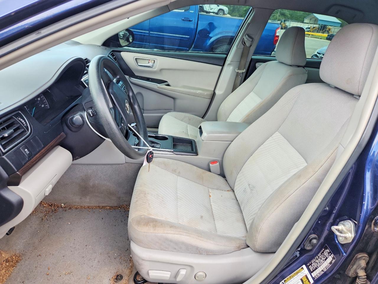 2015 TOYOTA CAMRY LE photo 19