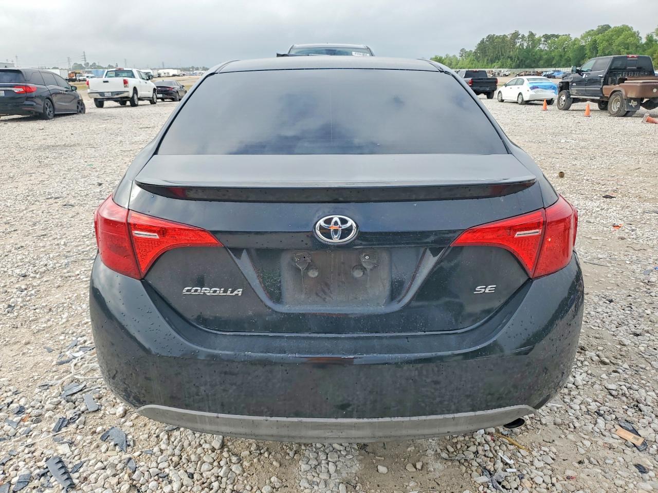 2019 TOYOTA COROLLA SE photo 11
