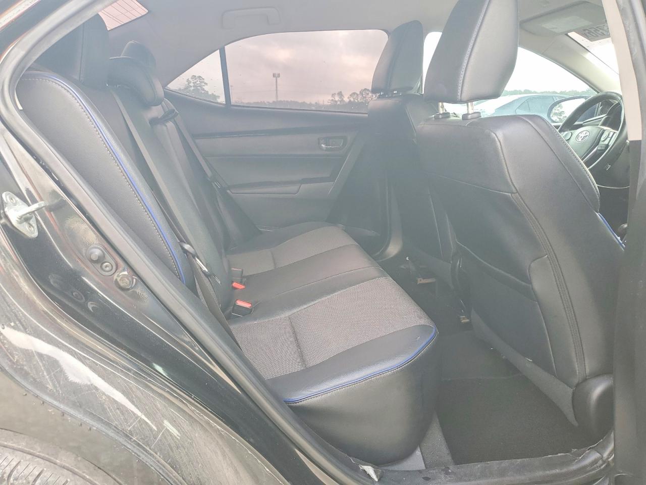 2019 TOYOTA COROLLA SE photo 19