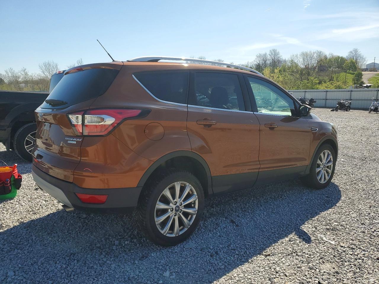 2017 FORD ESCAPE TITANIUM photo 5