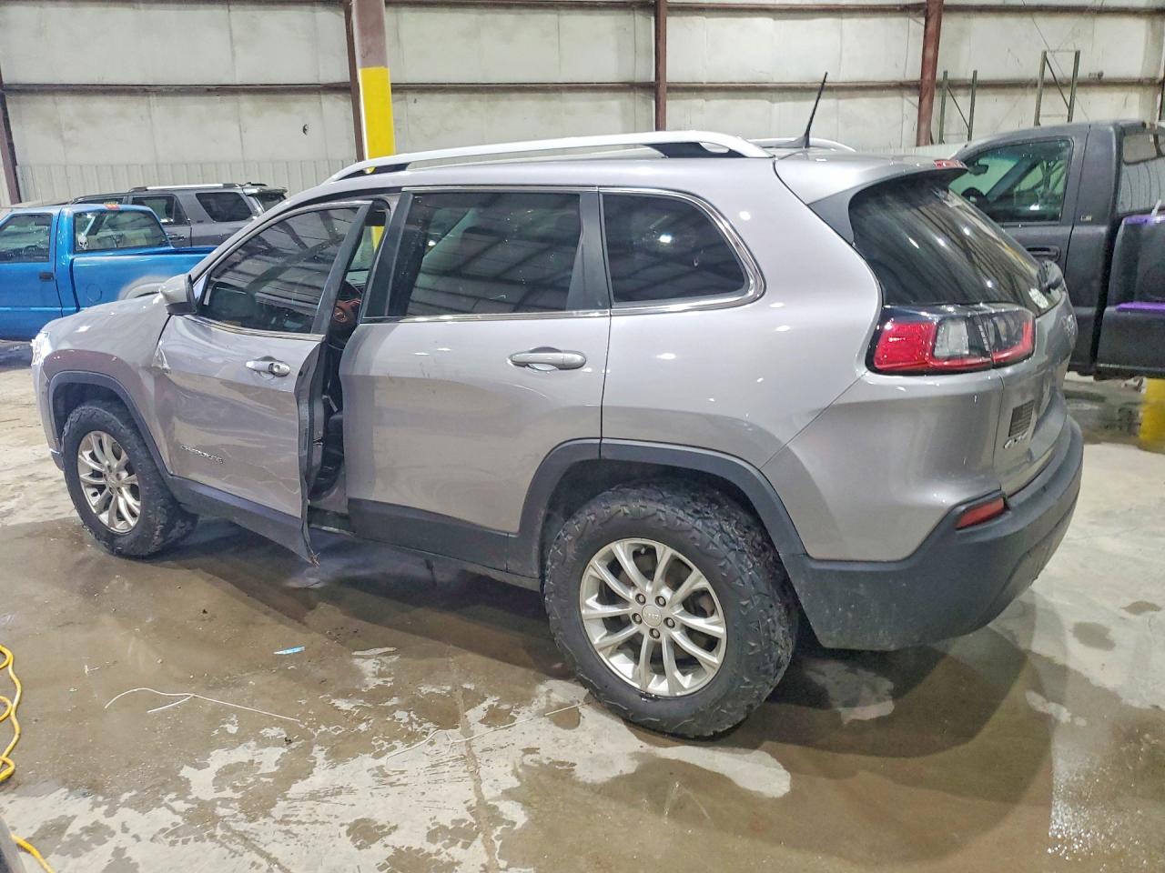 2019 JEEP CHEROKEE LATITUDE photo 3
