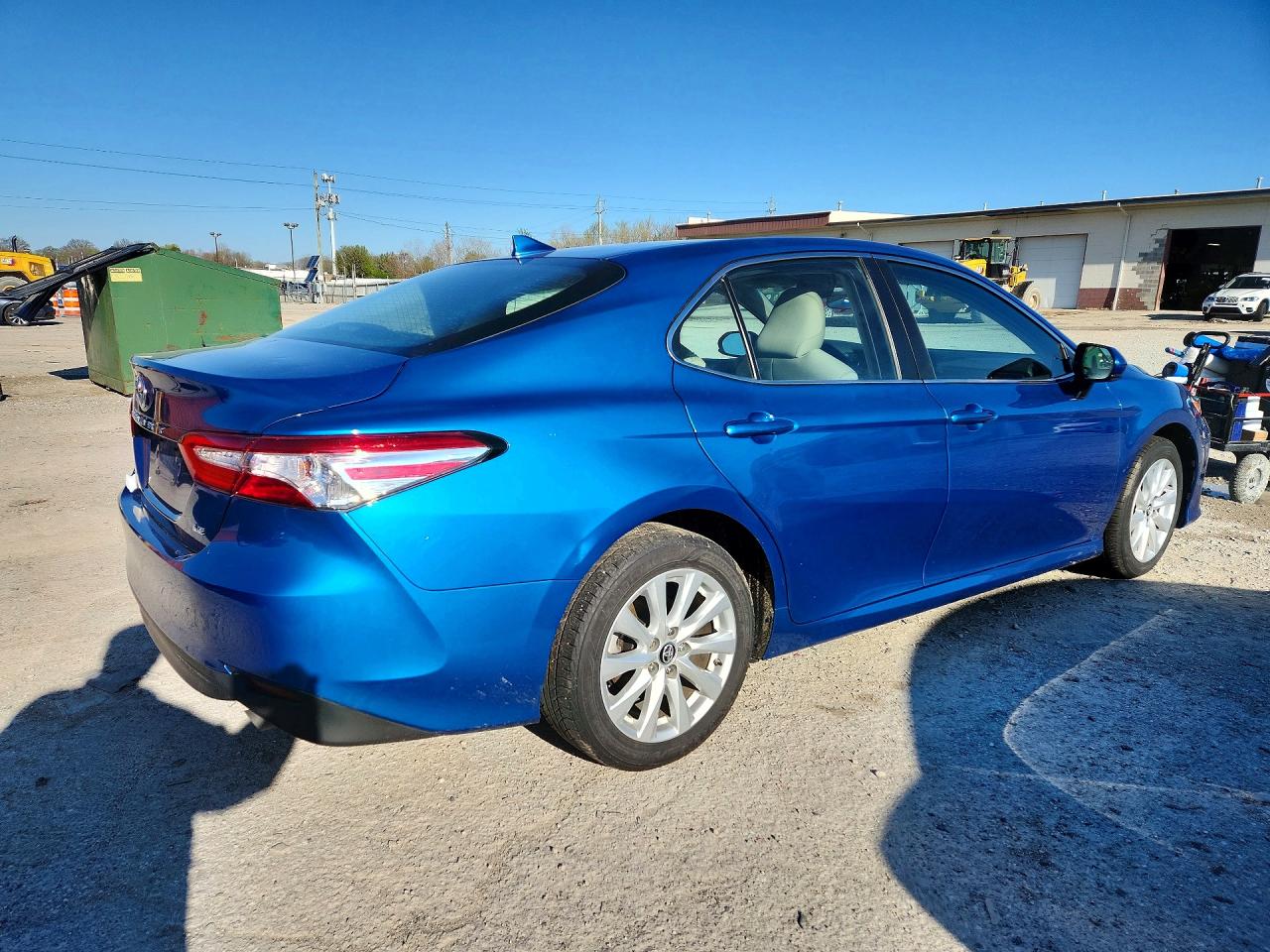 2019 TOYOTA CAMRY LE photo 5