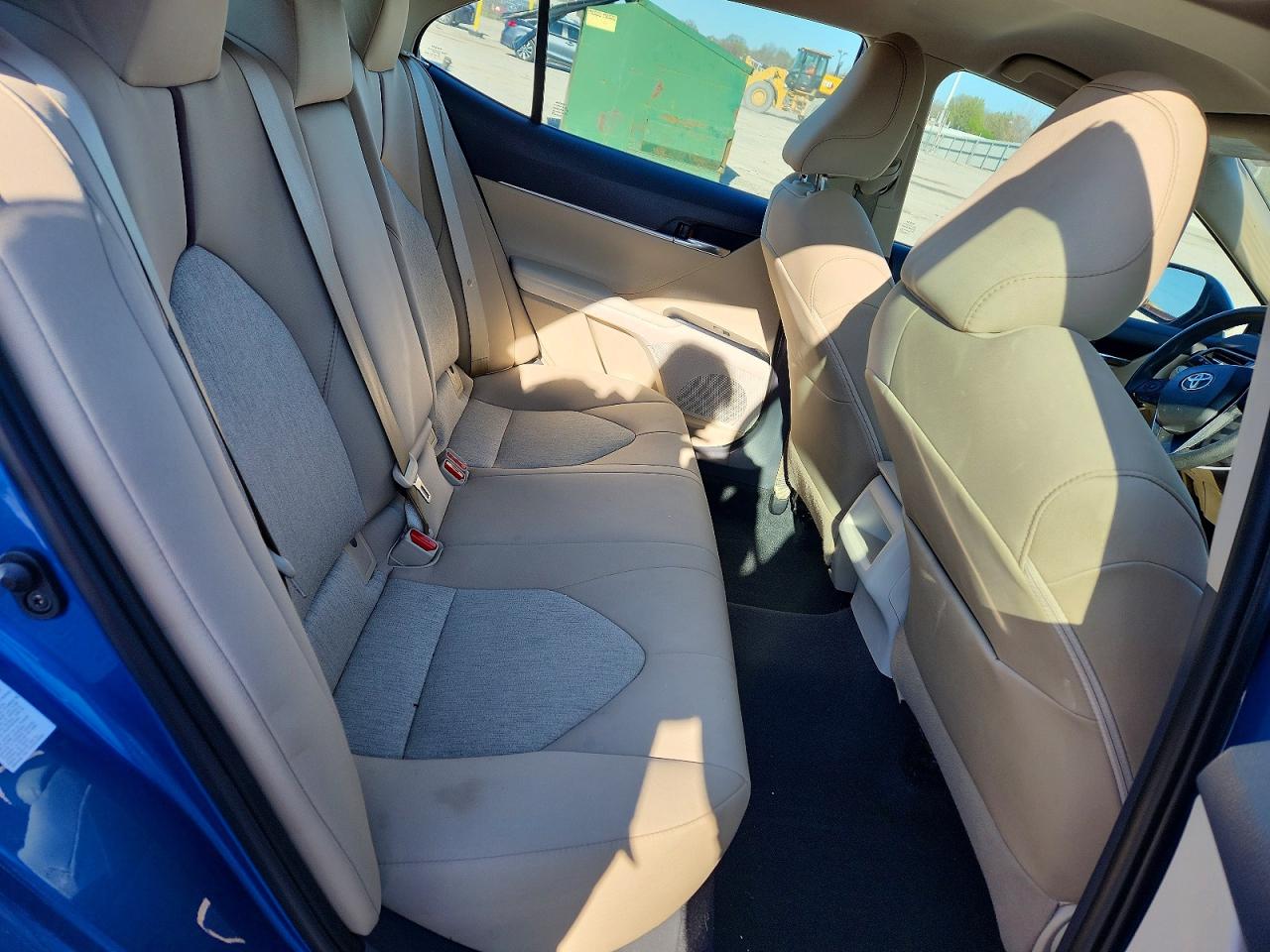 2019 TOYOTA CAMRY LE photo 19